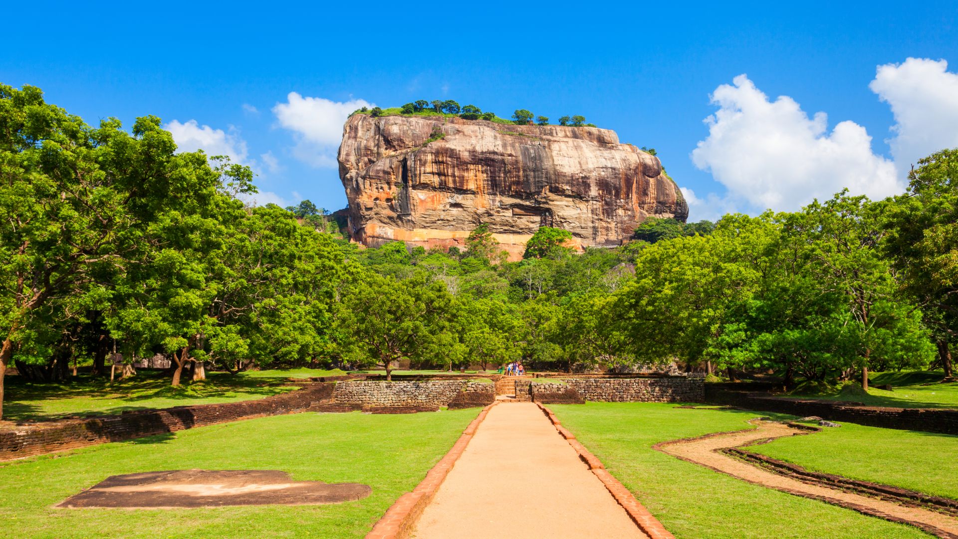 Sigiriya: The Majestic Lion Rock Fortress of Sri Lanka