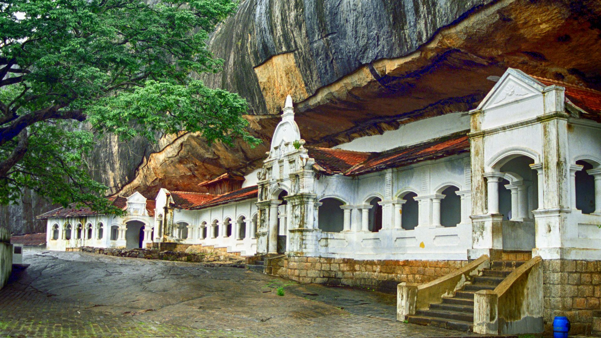 Dambulla Cave Temple: A Jewel of Buddhist Heritage